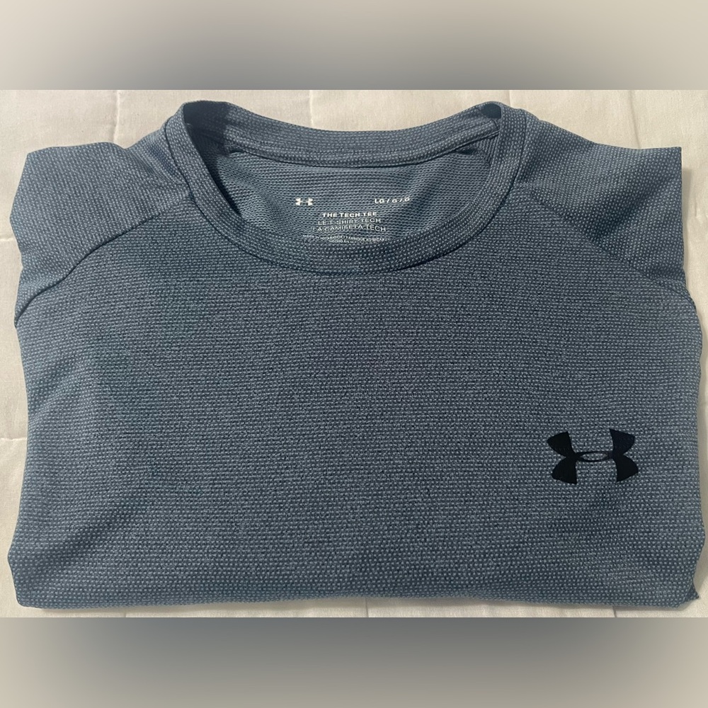 Under Armour Men's Blue/Gray Shirt